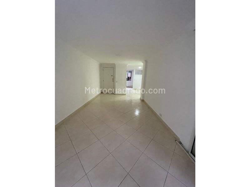 Apartamento Amplio de 3 Alcobas en Arriendo en Belén Miravalle - 6