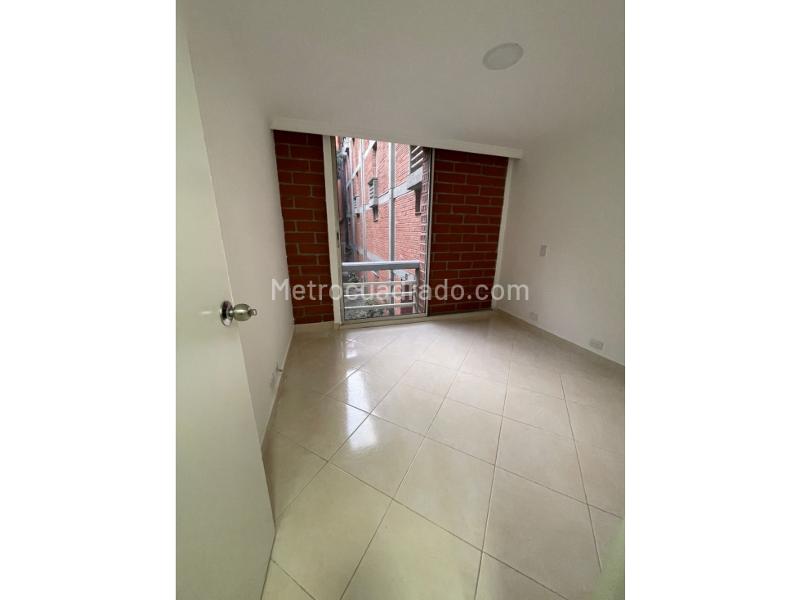 Apartamento Amplio de 3 Alcobas en Arriendo en Belén Miravalle - 8