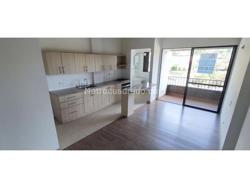 3BR Apartment in Porton Del Retiro (70 m²) - 4