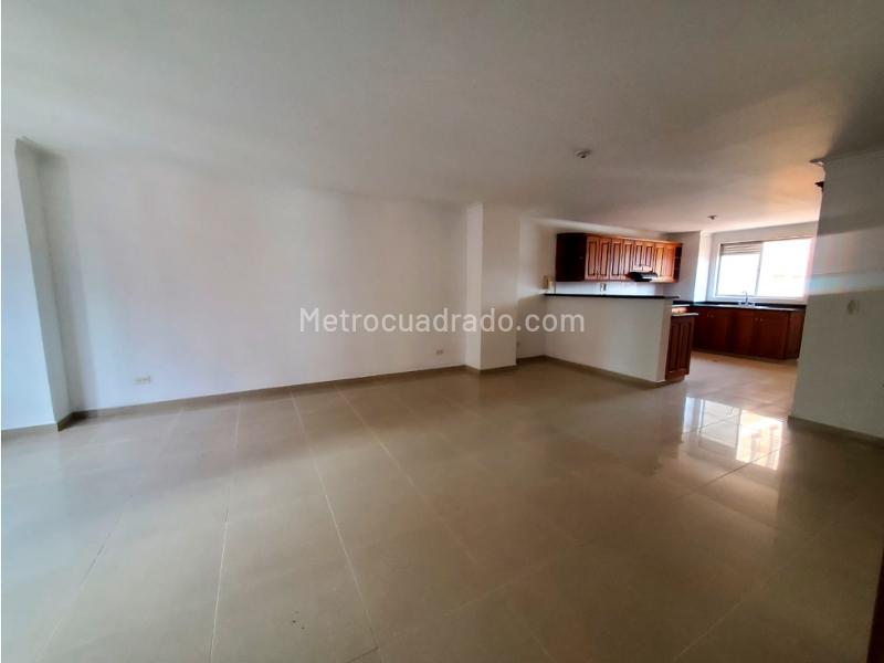 Spacious 3BR Apartment in El Nogal - 3