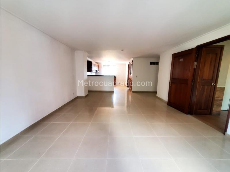 Spacious 3BR Apartment in El Nogal - 5