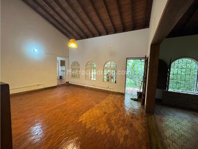 Casa en arriendo en El Poblado, Medellín · foto 2 de 16