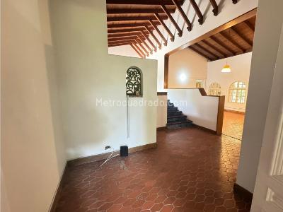 Casa en arriendo en El Poblado, Medellín · foto 3 de 16
