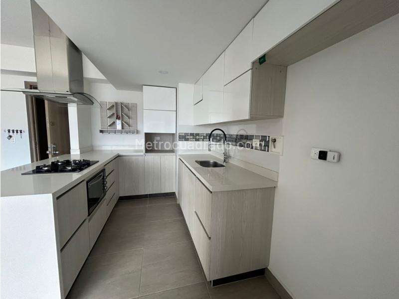 Apartamento en arriendo en Amazônia, Bello (3 habitaciones)