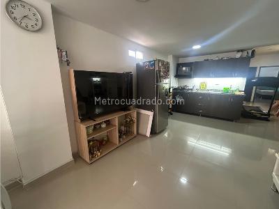 Apartamento de 4 alcobas en venta en Cabañas, Bello, 98 m² · foto 2 de 20