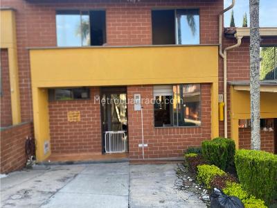 Casa de 3 alcobas en venta en Amazonia, Bello, 125 m² · foto 15 de 20