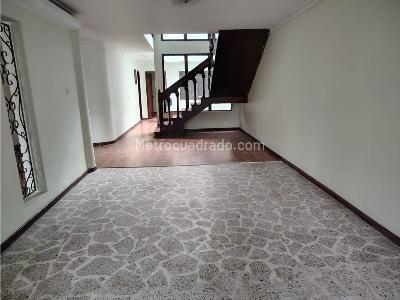 Casa de 5 alcobas en arriendo en Alameda, Medellín, 328 m² · foto 3 de 20