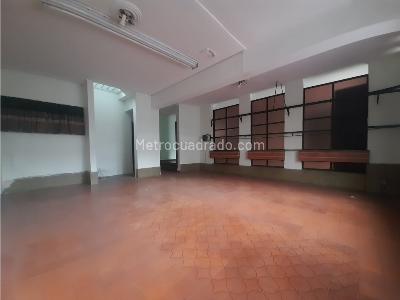 Casa de 5 alcobas en arriendo en Alameda, Medellín, 328 m² · foto 6 de 20