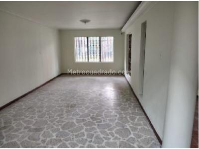 Casa de 5 alcobas en arriendo en Alameda, Medellín, 328 m² · foto 7 de 20