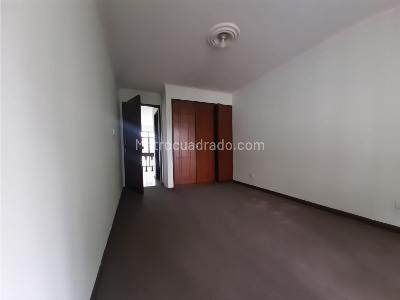 Casa de 5 alcobas en arriendo en Alameda, Medellín, 328 m² · foto 8 de 20