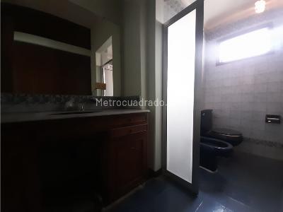 Casa de 5 alcobas en arriendo en Alameda, Medellín, 328 m² · foto 13 de 20