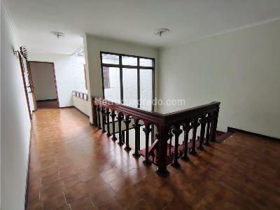 Casa de 5 alcobas en arriendo en Alameda, Medellín, 328 m² · foto 19 de 20
