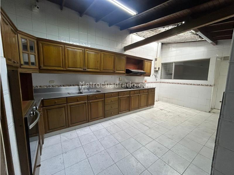 Casa de 5 Alcobas en Arriendo en Alameda - 2