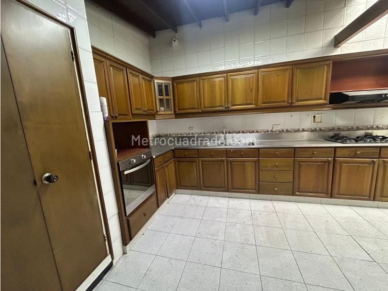 Casa de 5 Alcobas en Arriendo en Alameda - 3