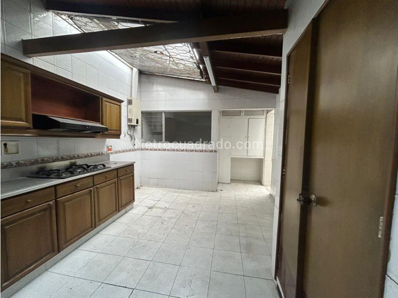 Casa de 5 Alcobas en Arriendo en Alameda - 4