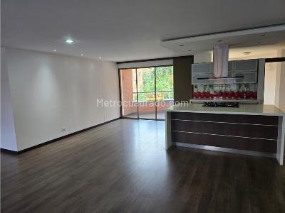 Apartamento de 3 alcobas en venta en Castropol, Medellín, 150 m² · foto 4 de 20