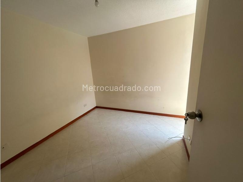 3BR Apartment for Rent in Loma del Indio with Parking - 6