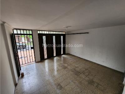 Casa de 5 alcobas en venta en La Floresta, Medellín, 147 m² · foto 2 de 20