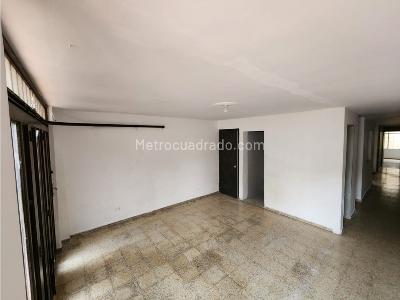 Casa de 5 alcobas en venta en La Floresta, Medellín, 147 m² · foto 3 de 20