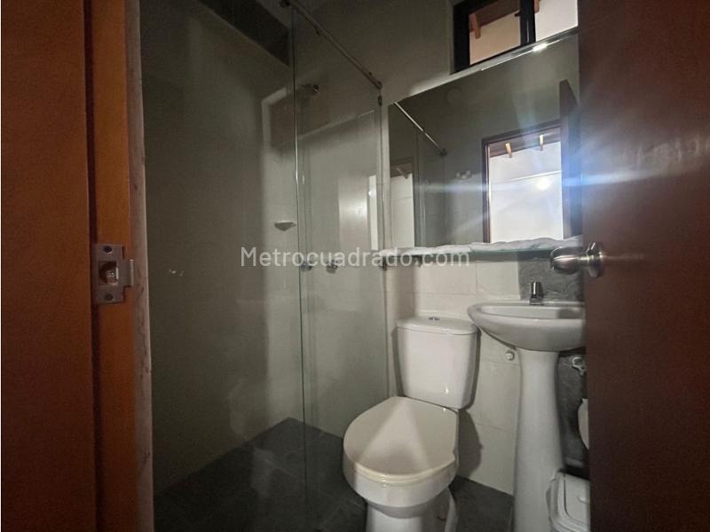 Cozy 2BR Apartment in Belen La Palma - 5