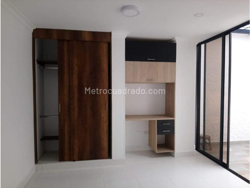 Spacious 3BR House with Service Room in Belen La Palma - 5