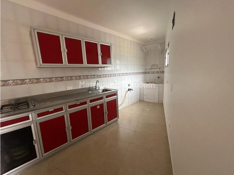 Apartamento en Arriendo de 2 Alcobas Cerca a Sala de Velación - 4