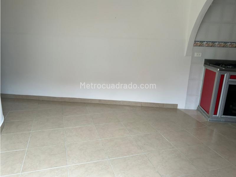 Apartamento en Arriendo de 2 Alcobas Cerca a Sala de Velación - 5