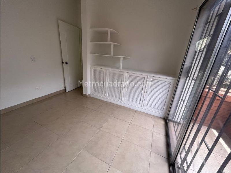 Apartamento en Arriendo de 2 Alcobas Cerca a Sala de Velación - 6