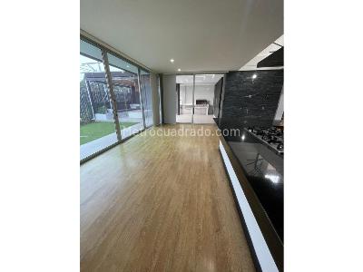 Casa de 4 alcobas en venta en Zuñiga, Envigado, 360 m² · foto 3 de 20