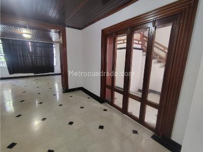 Casa de 5 alcobas en venta en Prado Centro, Medellín, 415 m² · foto 13 de 20