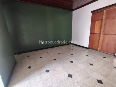 Casa de 5 alcobas en venta en Prado Centro, Medellín, 415 m² · foto 16 de 20