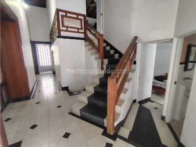 Casa de 5 alcobas en venta en Prado Centro, Medellín, 415 m² · foto 3 de 20