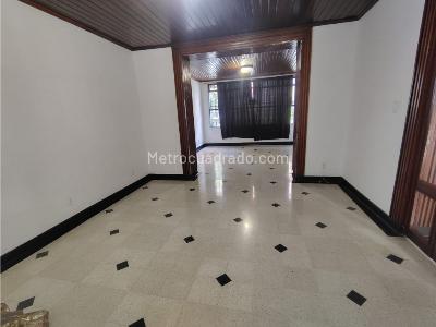 Casa de 5 alcobas en venta en Prado Centro, Medellín, 415 m² · foto 7 de 20