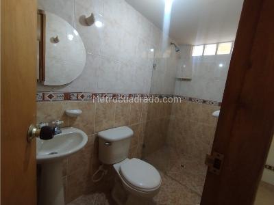 Apartamento de 4 alcobas en arriendo en El Velodromo, Medellín, 150 m² · foto 15 de 20
