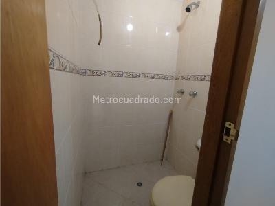 Apartamento de 4 alcobas en arriendo en El Velodromo, Medellín, 150 m² · foto 19 de 20