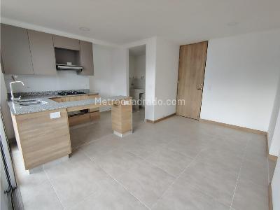 Apartamento de 2 alcobas en venta en Sabaneta, Sabaneta, 62 m² · foto 3 de 16