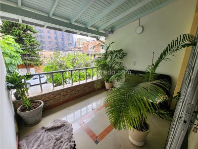 Casa de 4 alcobas en venta en Estadio, Medellín, 160 m² · foto 2 de 18