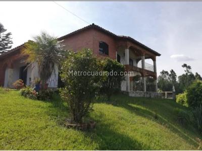 Casa de 5 alcobas en arriendo en Llano Grande, Rionegro, 420 m² · foto 2 de 20