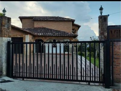 Casa de 5 alcobas en arriendo en Llano Grande, Rionegro, 420 m² · foto 10 de 20