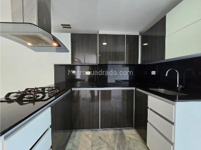 Apartamento de 3 alcobas en venta en Conquistadores, Medellín, 107 m² · foto 2 de 20