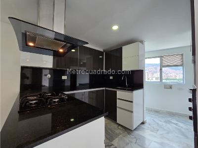 Apartamento de 3 alcobas en venta en Conquistadores, Medellín, 107 m² · foto 3 de 20