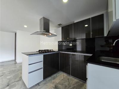 Apartamento de 3 alcobas en venta en Conquistadores, Medellín, 107 m² · foto 4 de 20