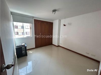 Apartamento de 3 alcobas en arriendo en Laureles, Medellín, 100 m² · foto 13 de 19