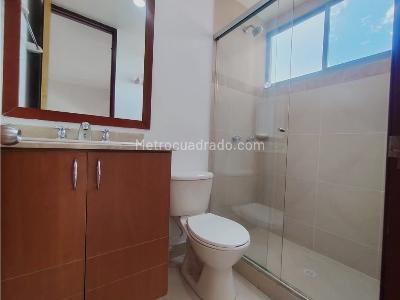Apartamento de 3 alcobas en arriendo en El Poblado, Medellín, 138 m² · foto 12 de 20