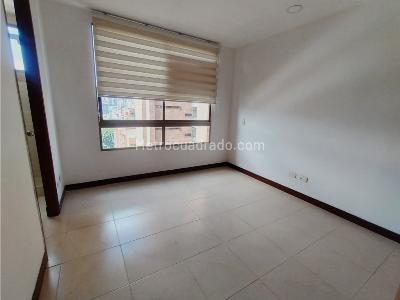 Apartamento de 3 alcobas en arriendo en El Poblado, Medellín, 138 m² · foto 14 de 20