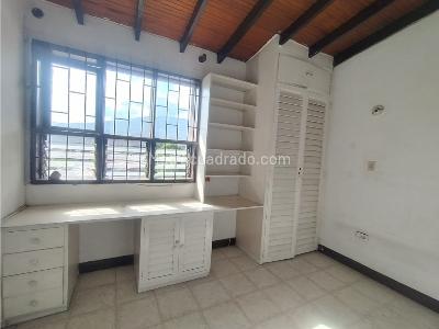 Casa de 4 alcobas en venta en Prado Centro, Medellín, 198 m² · foto 17 de 18