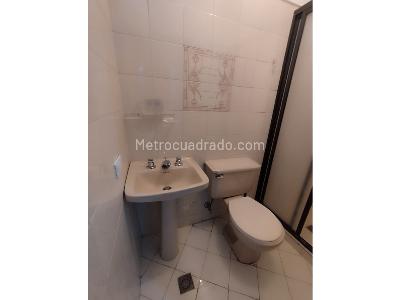 Apartamento de 2 alcobas en arriendo en Laureles, Medellín, 65 m² · foto 9 de 13