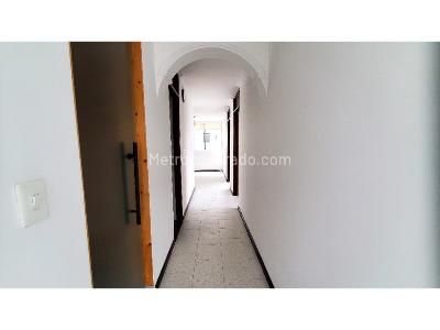 Apartamento de 4 alcobas en arriendo en Los Parra, Medellín, 130 m² · foto 12 de 20