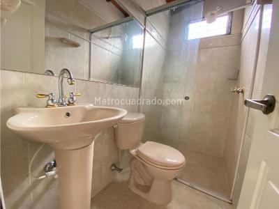 Apartamento de 4 alcobas en arriendo en Belen, Medellín, 130 m² · foto 11 de 13