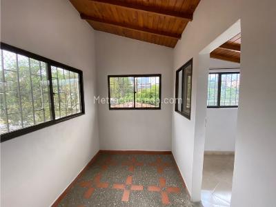 Apartamento de 4 alcobas en arriendo en Belen, Medellín, 130 m² · foto 7 de 13